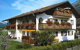 Apartments- Und Ferienhaus Anton
